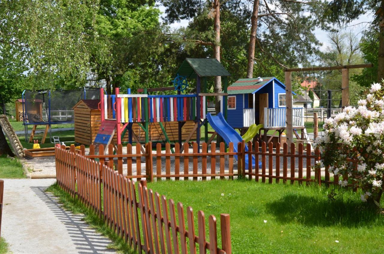 Apartmany Kojakovice - Trebon Jílovice エクステリア 写真